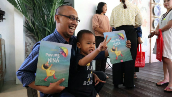 Wahyu Kuncoro penulis buku Payung Nina