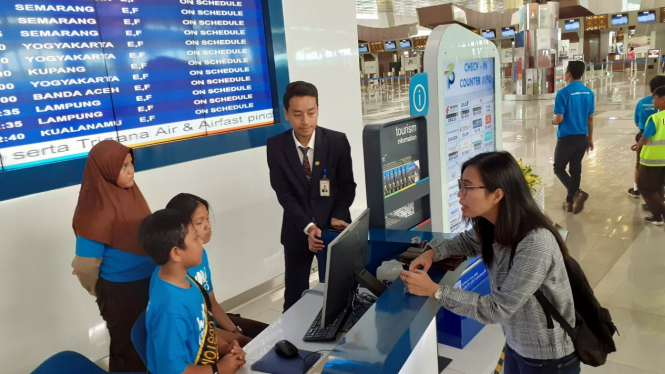 Anak-anak SD latihan jadi petugas Bandara Soekarno-Hatta