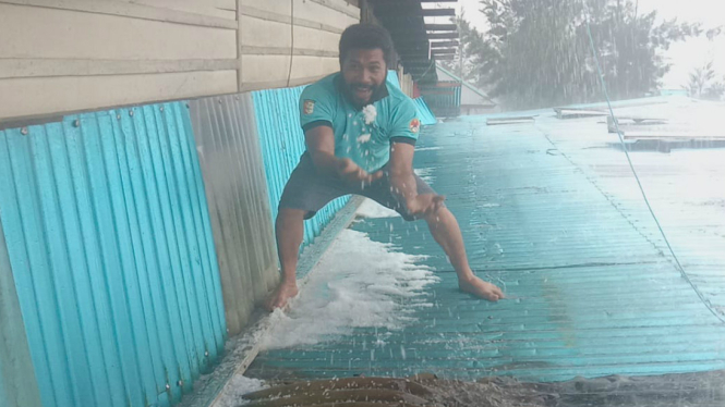 Hujan es di Kabupaten Puncak, Papua