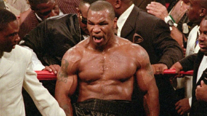 Petinju legendaris dunia, Mike Tyson, saat masih aktif berduel