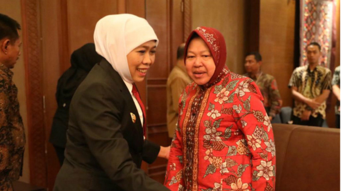 Gubernur Jawa Timur Khofifah dan Menteri Sosial Tri Rismaharini 