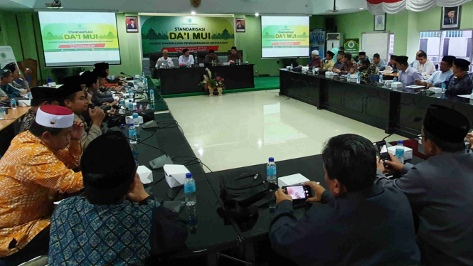  Majelis Ulama Indonesia yang membuatkan standarisasi dai 