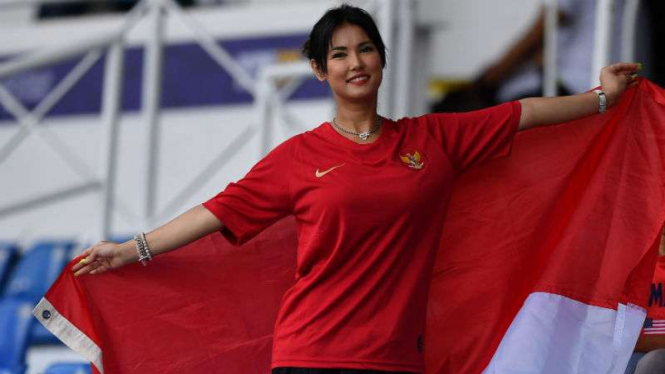 Maria Ozawa mendukung Timnas Indonesia