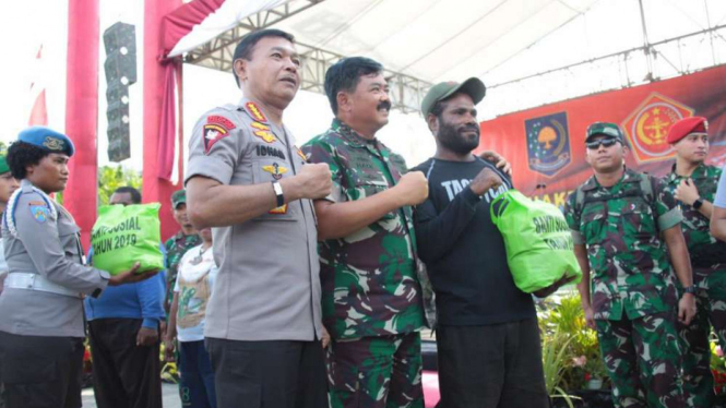 Panglima TNI Marsekal TNI Hadi Tjahjanto dan Kapolri Jenderal Polisi Idham Azis.