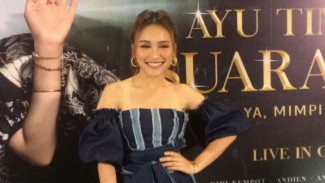 Heboh Rok Pendek Ayu Ting Ting