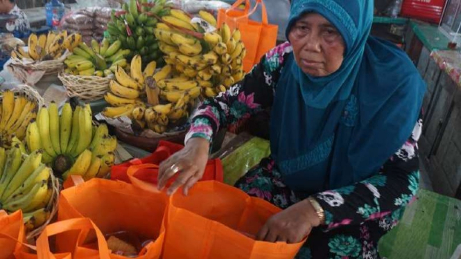 Nasi bungkusan aqiqah La Lembah Manah.