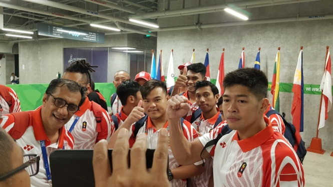 Tim polo air Indonesia di SEA Games 2019 saat video call dengan Ketum PRSI