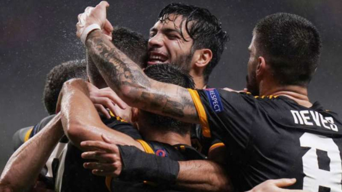 Pemain Wolverhampton Wanderers rayakan keberhasilan lolos ke babak 32 besar