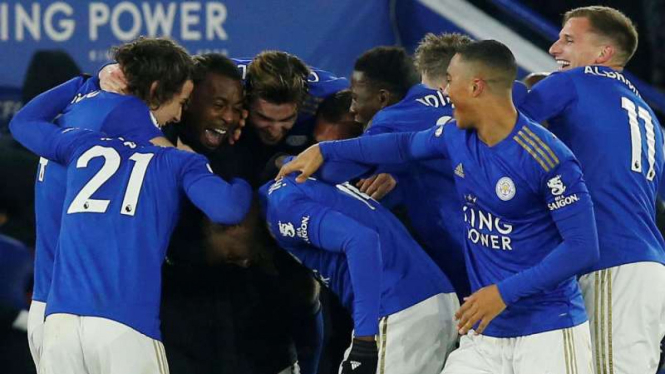 Pemain Leicester City rayakan gol.