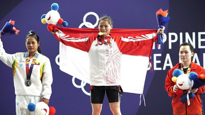 Lifter putri Indonesia, Windy Aisah merebut medali emas SEA Games 2019