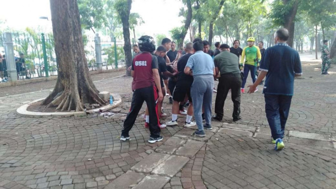 Ledakan di Monas akibat granat asap menyebabkan dua anggota TNI terluka, Selasa, 3 Desember 2019.