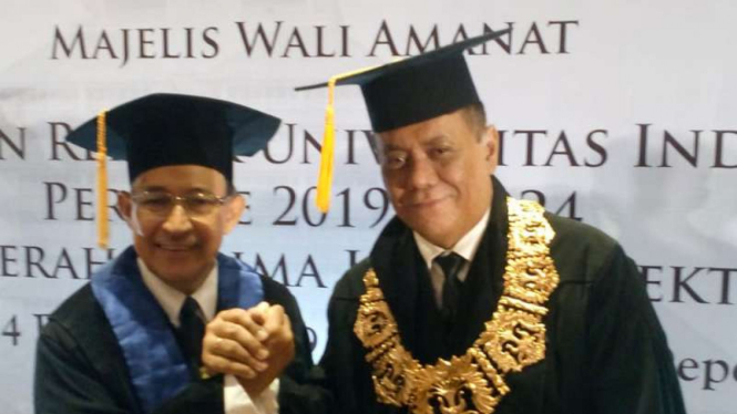 Prof Ari Kuncoro resmi menjabat sebagai rektor UI menggantikan Prof M Anis.