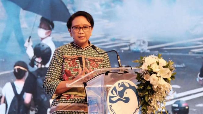 Menlu Retno Marsudi saat membuka Bali Democracy Forum (BDF) ke-12.