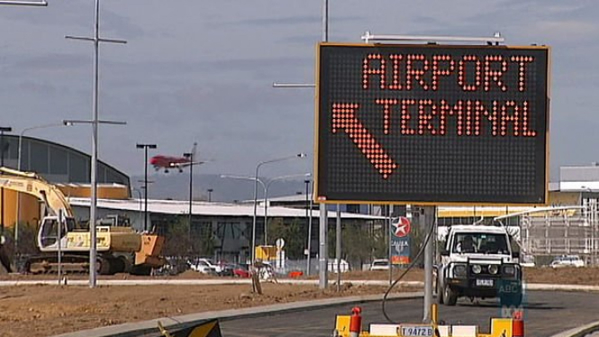 Seluruh bandara di Australia dalam 18 bulan mendatang akan dijaga oleh pasukan bersenjata anti teror.