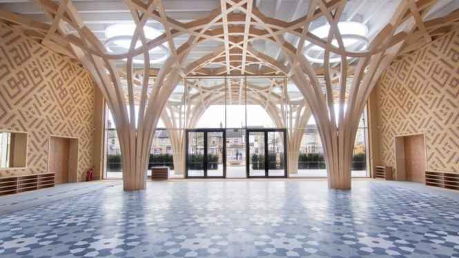 The atrium of the new Cambridge Central Mosque - Marks Barfield Architects