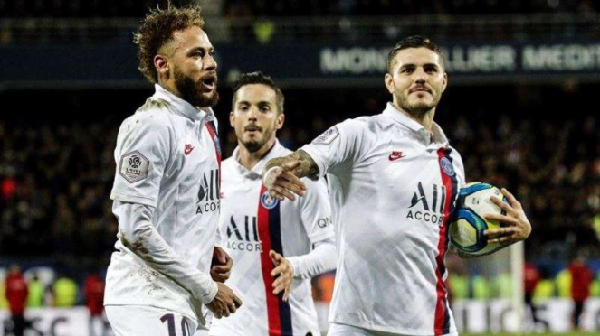 Para pemain Paris Saint-Germain (PSG) merayakan gol Mauro Icardi (kanan)