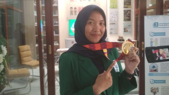 Mahasiswi FK Unusa peraih medali emas SEA Games 2019.