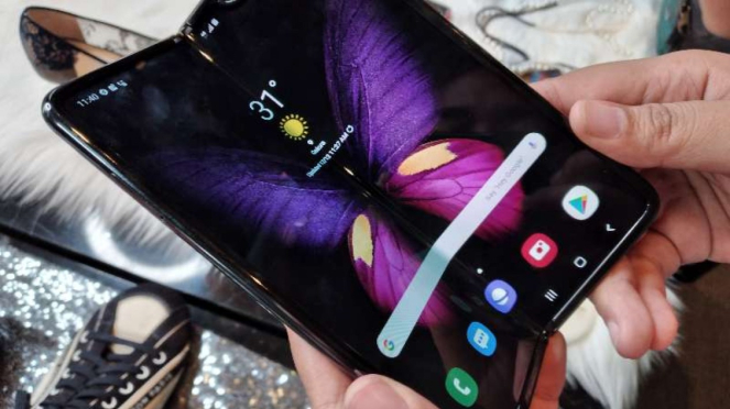 Ponsel lipat Samsung Galaxy Fold tersedia di Indonesia.