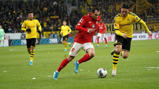 Pertandingan Mainz vs Borussia Dortmund