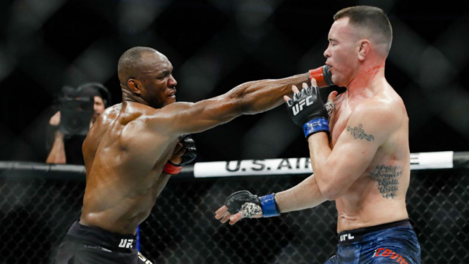 Juara kelas welter UFC, Kamaru Usman, saat hajar Colby Covington