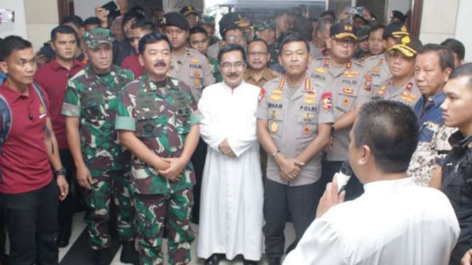 Panglima TNI Marsekal TNI Hadi Tjahjanto dan Kapolri Jenderal Idham Aziz.