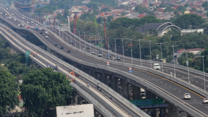Tol layang Jakarta - Cikampek.