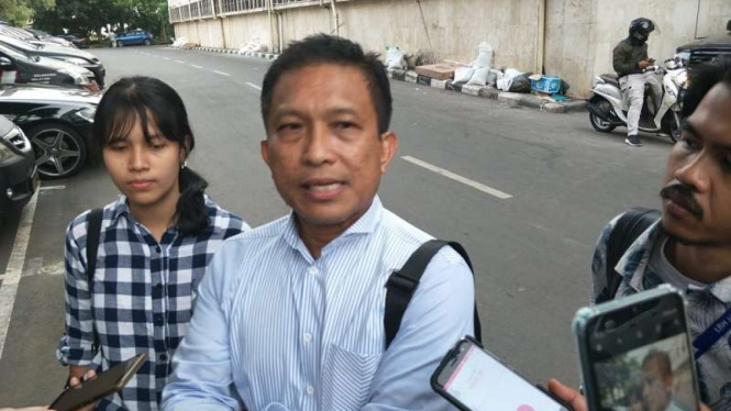 Tetangga Novel, Yasri Yudha Yahya melaporkan Dewi Tanjung ke Polda Metro Jaya 