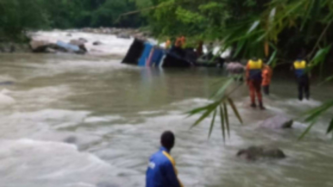Bus PO Sriwijaya yang jatuh ke jurang di Pagaralam, Sumsel