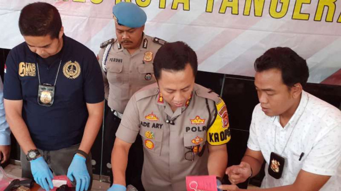 Kapolres Kota Tangerang AKBP Ade Ary Syam saat rilis kasus senjata api rakitan.