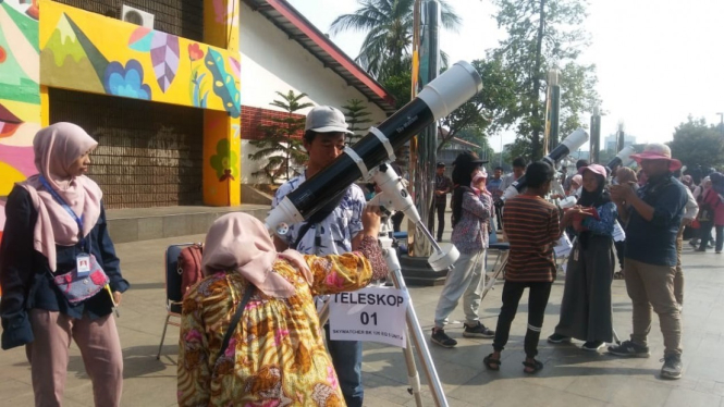 Pengunjung Planetarium Jakarta ingin lihat Gerhana Matahari Cincin.