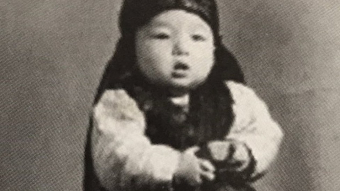 Lee Gyong-pil, who was at birth given the name Kimchi 5, was born onboard a cargo ship - Lee Gyung-phil