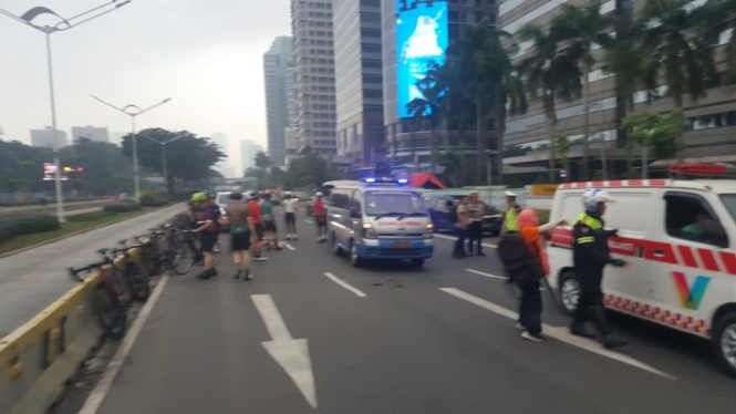 Kecelakaan mobil menabrak rombongan pesepeda di Jalan Jenderal Sudirman Jakarta