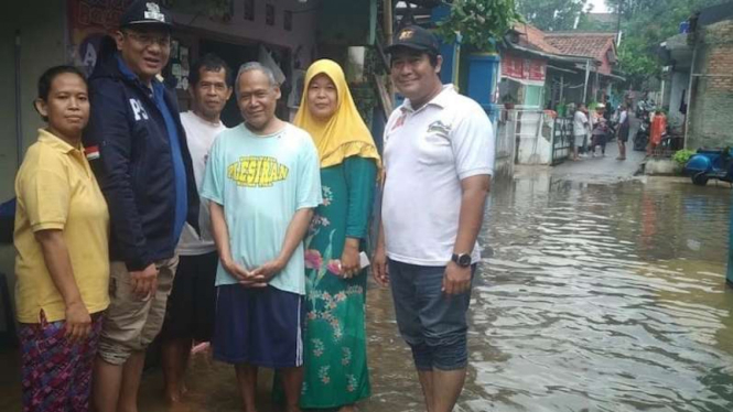 Wakil Wali Kota Depok meninjau wilayah yang banjir Sabtu 28 Desember 2019.