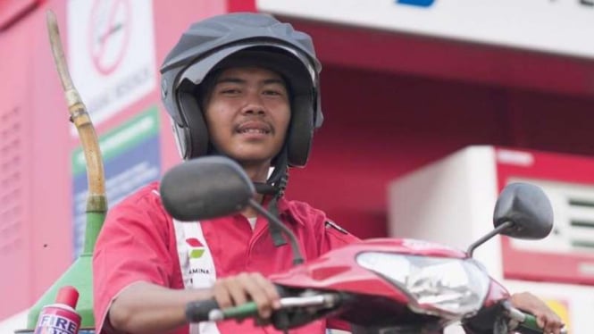 Layanan Pertamina Delivery Service (PDS) di Car Free Night kawasan Puncak, Bogor.