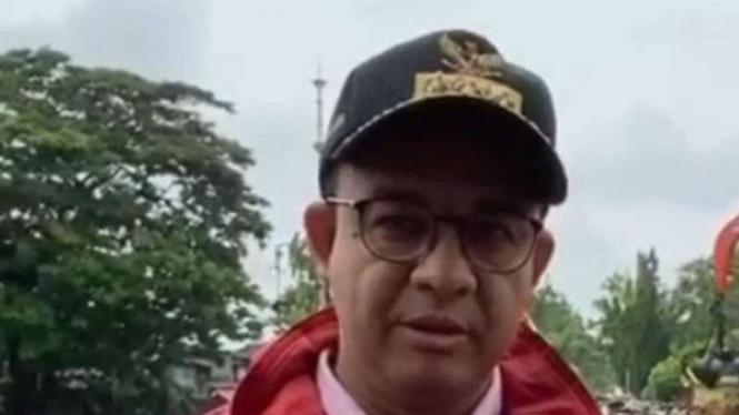 Gubernur DKI Jakarta, Anies Baswedan di pintu air Manggarai