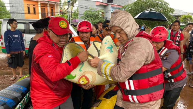 Guru ngaji meninggal dunia karena banjir di Cipinang Melayu Jakarta Timur.