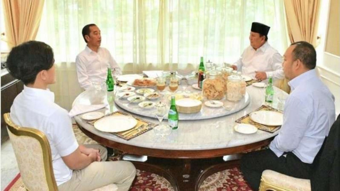 Prabowo jadi tamu pertama Jokowi