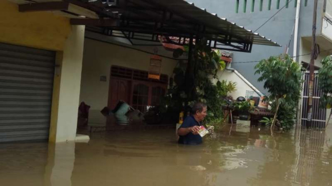 Banjir di Perumnas 1, Bekasi Barat.