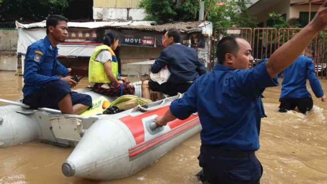 Evakuasi banjir Sudin PKP Jakpus.