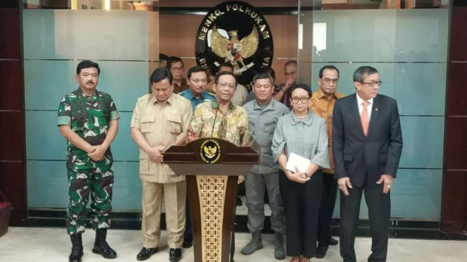 Rapat koordinasi antar kementerian dan Bakamla.