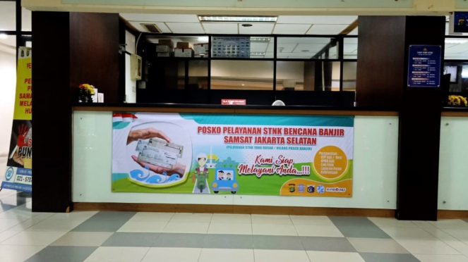 Posko layanan STNK bencana banjir di wilayah Polda Metro Jaya