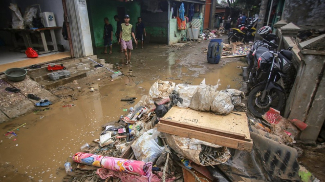 Suasana di Kota Tangerang, Banten, setelah dilanda banjir. - Antara