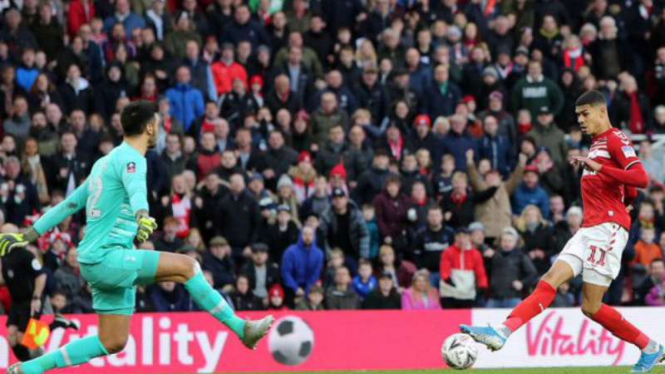 Pemain Middlesbrough, Ashley Fletcher (kanan).