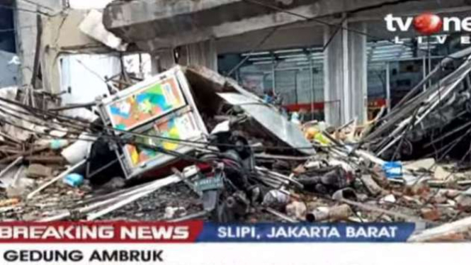 Gedung roboh di Slipi Jakarta Barat