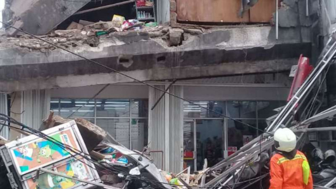 Gedung roboh di Slipi, Jakarta Barat, Senin, 6 Januari 2020