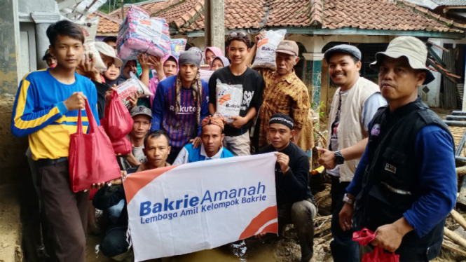 Bakrie Amanah beri bantuan kepada korban banjir di Bogor