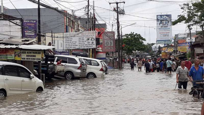 Banjir di salah satu lokasi di Tangerang.