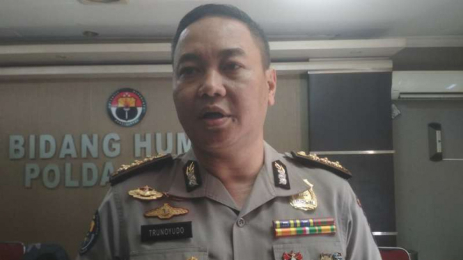 Kepala Bidang Hubungan Masyarakat Polda Jatim Komisaris Besar Polisi Trunoyudo Wisnu Andiko