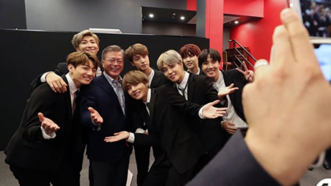 Presiden Korea Selatan, Moon Jae In dan boyband BTS.