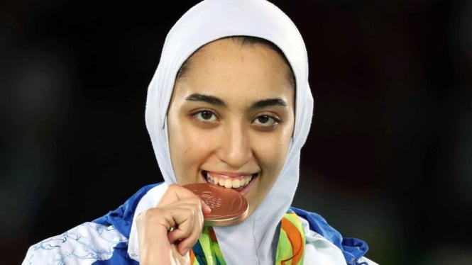 Kimia Alizadeh meraih medali perunggu di cabang olahraga taekwondo pada Olimpiade Rio 2016. - EPA